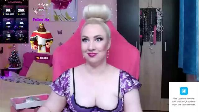 Image 2 of lexygold Stream on Chaturbate on 13 days ago