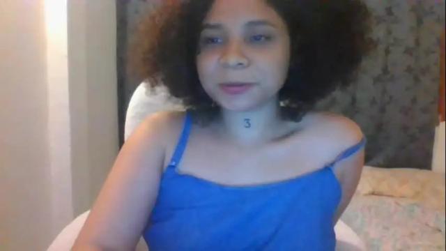 Image 2 of lexymiki Stream on Chaturbate on 1 month ago