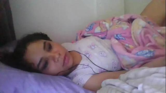 Image 2 of lexymiki Stream on Chaturbate on 17 days ago