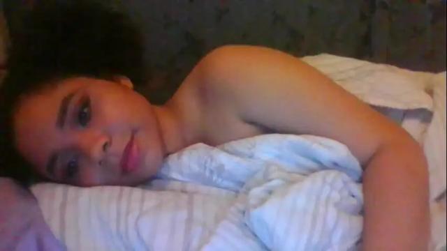 Image 3 of lexymiki Stream on Chaturbate on 8 days ago