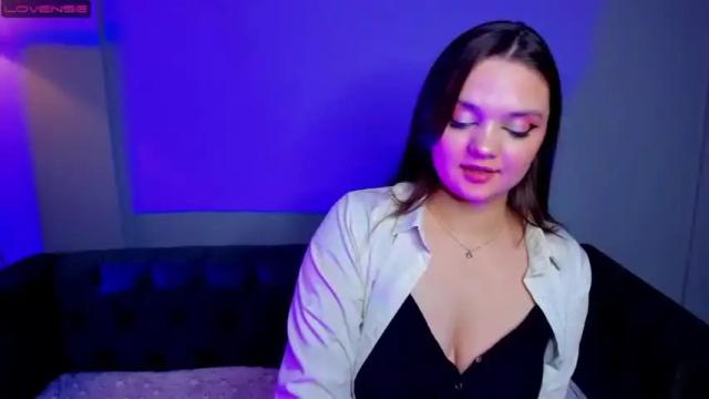 Image 2 of leyla_murr Stream on Chaturbate on 16 months ago