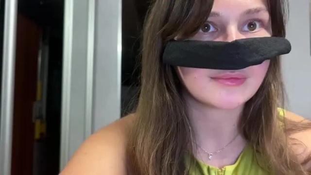 Image 11 of leyla_on_sport Stream on Chaturbate on 14 months ago