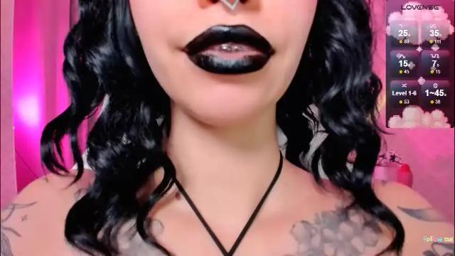 Image 3 of leylanoir Stream on Chaturbate on 2 months ago