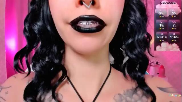 Image 4 of leylanoir Stream on Chaturbate on 2 months ago