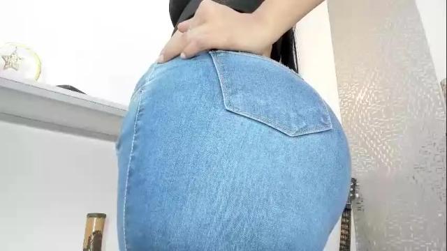 Image 2 of leyli_ass Stream on Chaturbate on 13 days ago