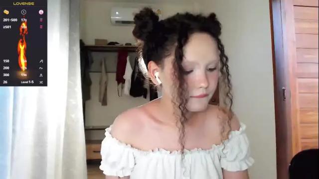 Image 12 of li_on_line Stream on Chaturbate on 2 months ago