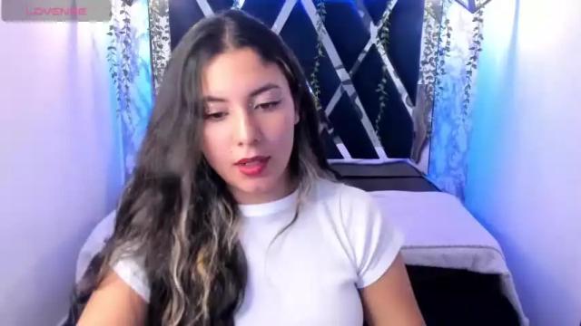 Image 3 of lia_14_ Stream on Chaturbate on 12 months ago