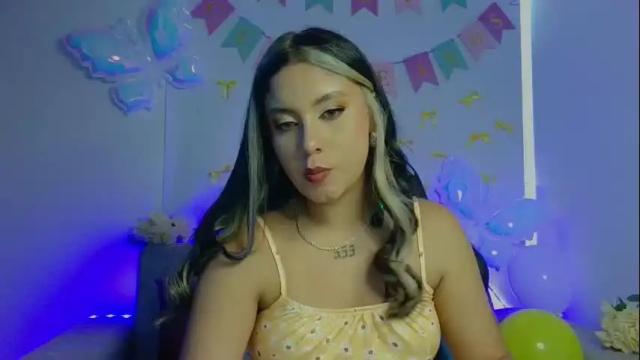 Image 6 of lia_14_ Stream on Chaturbate on 26 days ago