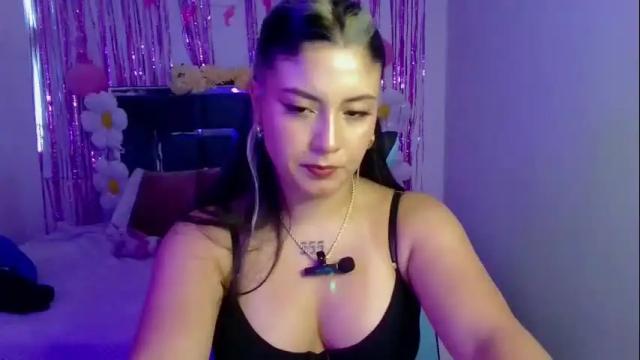 Image 3 of lia_14_ Stream on Chaturbate on 25 days ago