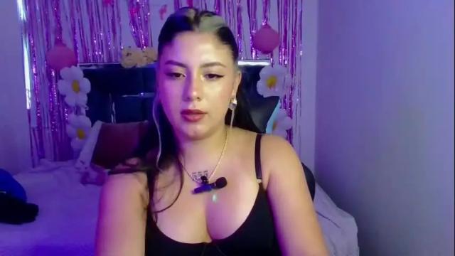 Image 4 of lia_14_ Stream on Chaturbate on 25 days ago