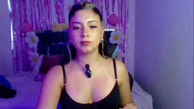 Image 6 of lia_14_ Stream on Chaturbate on 25 days ago