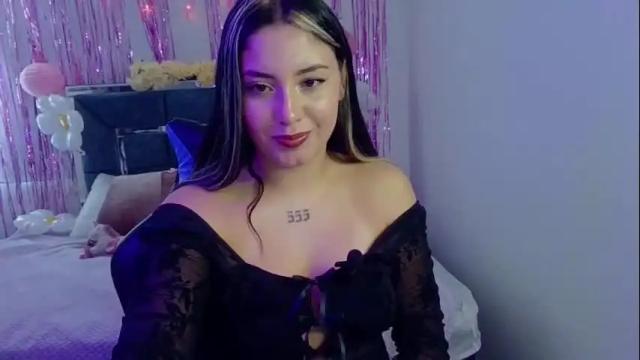 Image 4 of lia_14_ Stream on Chaturbate on 14 days ago