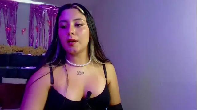 Image 7 of lia_14_ Stream on Chaturbate on 9 days ago