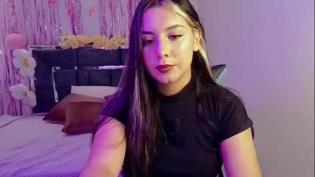 Image 4 of lia_14_ Stream on Chaturbate on 5 days ago