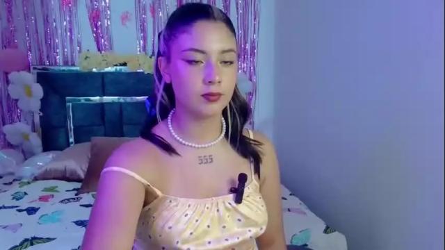 Image 3 of lia_14_ Stream on Chaturbate on 3 days ago