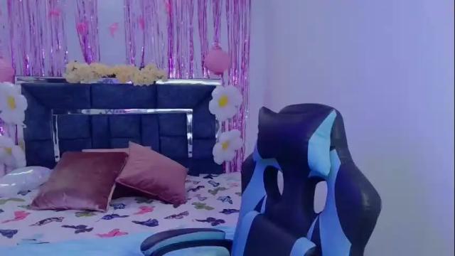 Image 4 of lia_14_ Stream on Chaturbate on 1 month ago