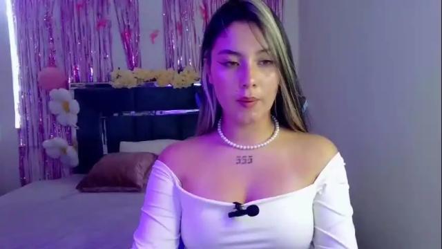 Image 2 of lia_14_ Stream on Chaturbate on 1 month ago