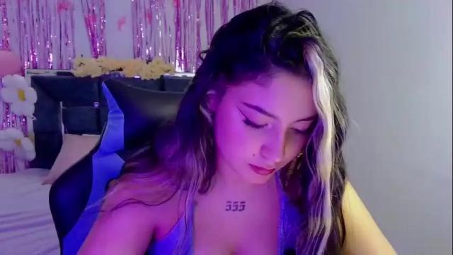 Image 2 of lia_14_ Stream on Chaturbate on 28 days ago