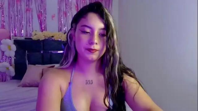 Image 3 of lia_14_ Stream on Chaturbate on 28 days ago