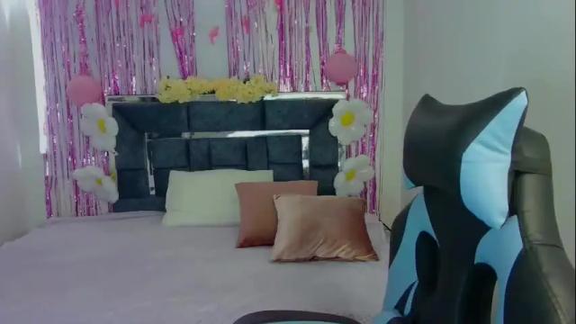 Image 3 of lia_14_ Stream on Chaturbate on 23 days ago