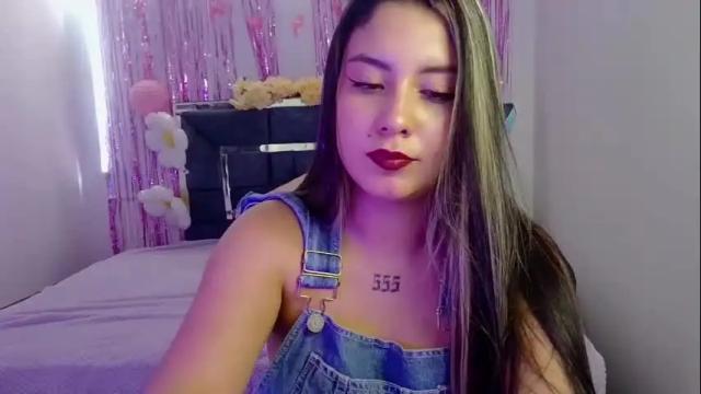 Image 4 of lia_14_ Stream on Chaturbate on 19 days ago