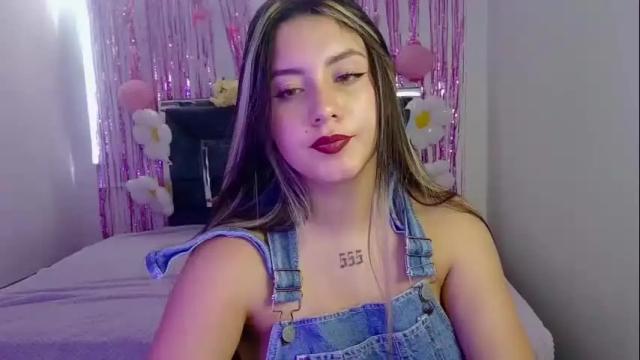Image 6 of lia_14_ Stream on Chaturbate on 19 days ago