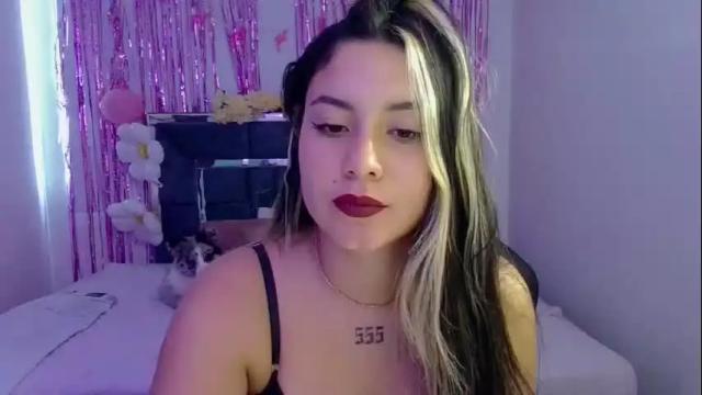 Image 6 of lia_14_ Stream on Chaturbate on 15 days ago
