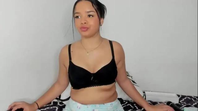 Image 8 of lia_8 Stream on Chaturbate on 3 days ago