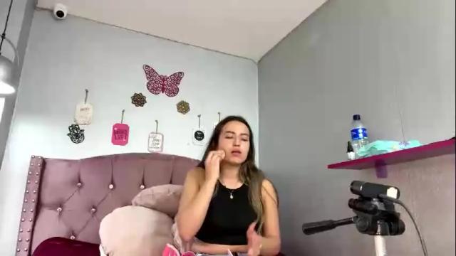 Image 4 of lia_angels Stream on Chaturbate on 1 month ago