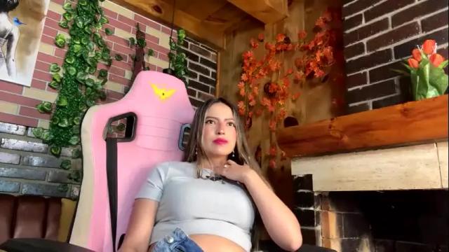 Image 3 of lia_angels Stream on Chaturbate on 1 month ago