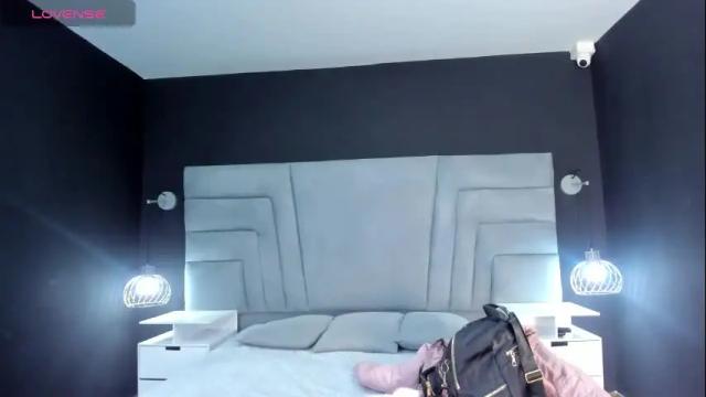 Image 3 of lia_angels Stream on Chaturbate on 27 days ago