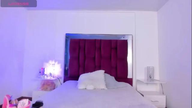 Image 10 of lia_angels Stream on Chaturbate on 4 months ago