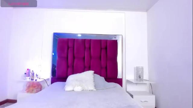 Image 2 of lia_angels Stream on Chaturbate on 4 months ago