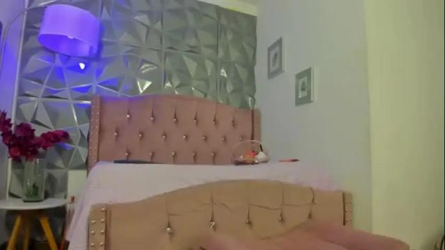 Image 3 of lia_angels Stream on Chaturbate on 4 months ago
