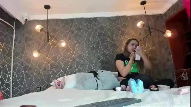 Image 4 of lia_angels Stream on Chaturbate on 3 months ago