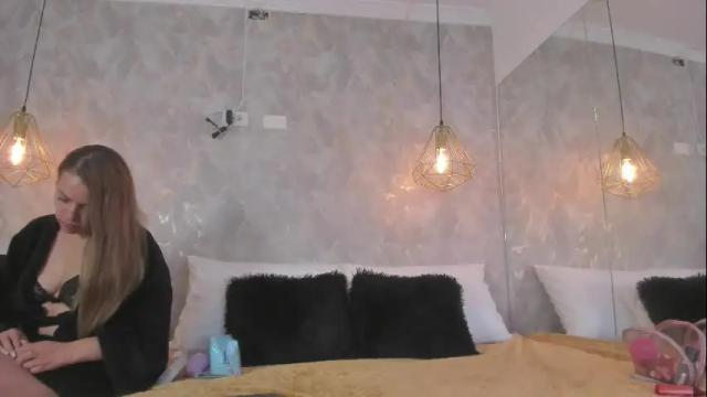 Image 10 of lia_angels Stream on Chaturbate on 3 months ago