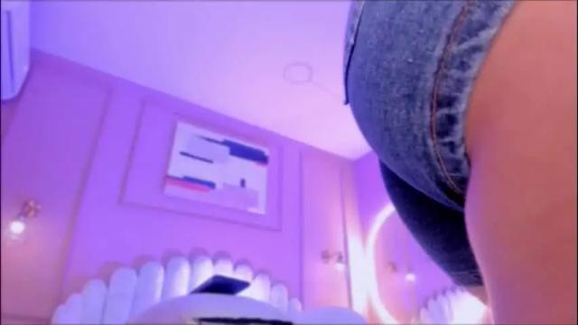 Image 2 of lia_ass Stream on Chaturbate on 24 days ago