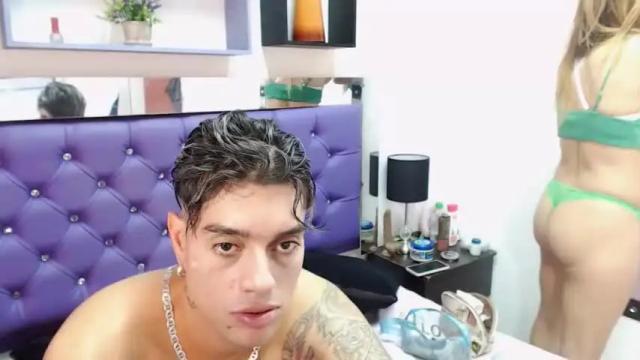Image 7 of lia_damian Stream on Chaturbate on 19 months ago