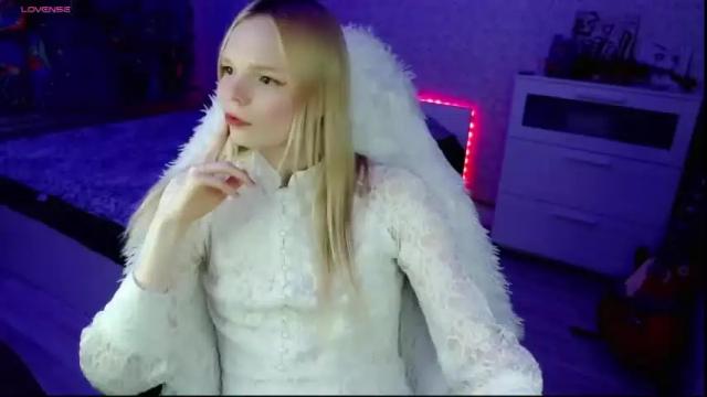 Image 5 of lia_girlnextdoor Stream on Chaturbate on 8 months ago