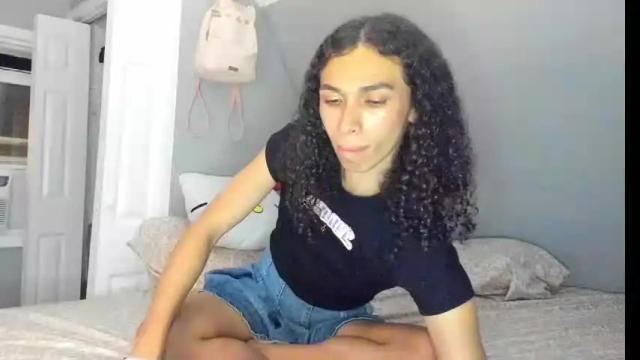 Image 12 of lia_hdz Stream on Chaturbate on 1 month ago