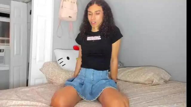 Image 4 of lia_hdz Stream on Chaturbate on 1 month ago