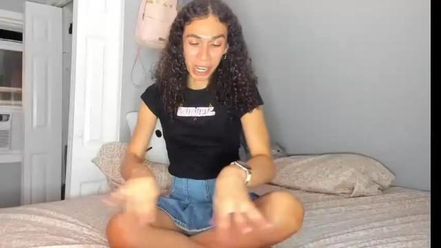 Image 6 of lia_hdz Stream on Chaturbate on 1 month ago