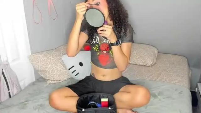 Image 8 of lia_hdz Stream on Chaturbate on 24 days ago