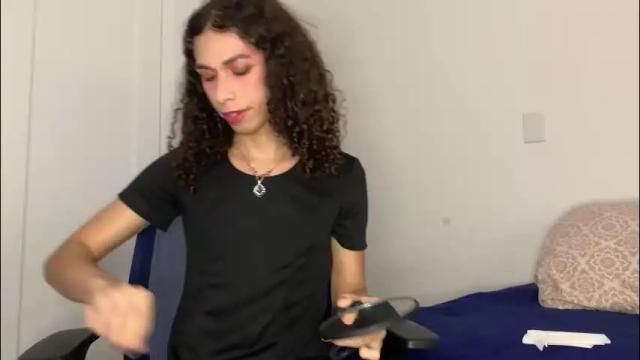 Image 4 of lia_hdz Stream on Chaturbate on 1 month ago