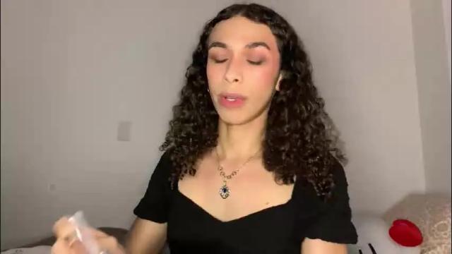 Image 10 of lia_hdz Stream on Chaturbate on 1 month ago