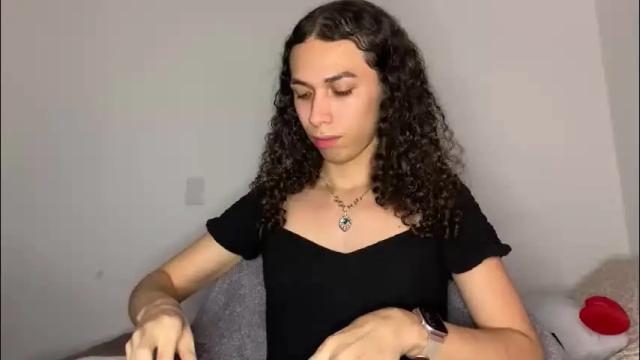 Image 3 of lia_hdz Stream on Chaturbate on 1 month ago