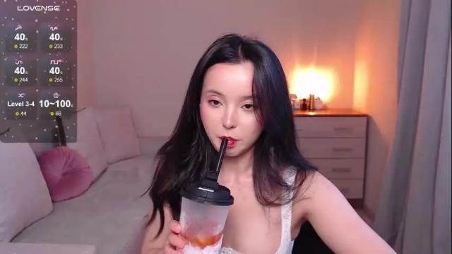 Image 10 of lia_hetty Stream on Chaturbate on 3 months ago
