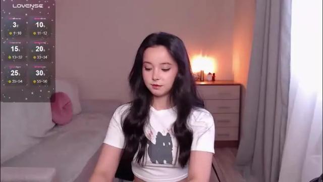 Image 2 of lia_hetty Stream on Chaturbate on 2 months ago