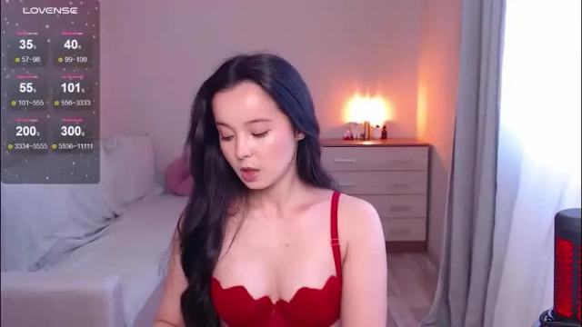 Image 4 of lia_hetty Stream on Chaturbate on 1 month ago