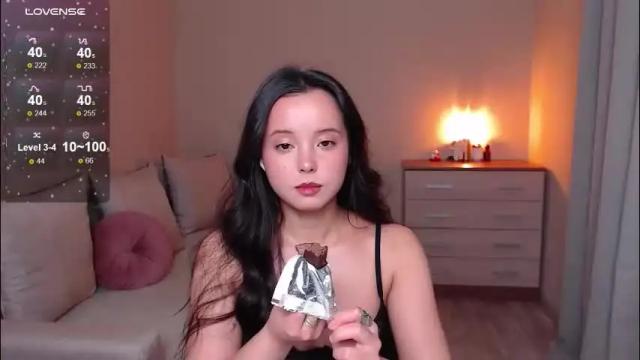 Image 6 of lia_hetty Stream on Chaturbate on 27 days ago